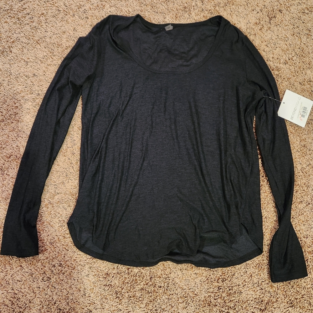 Beyond Yoga scooped long sleeve pullover